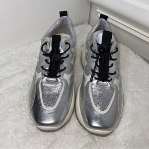 Chocolat Blu Women's Move Silver White Sneakers Atheltic Shoes 6.5 Futuristic